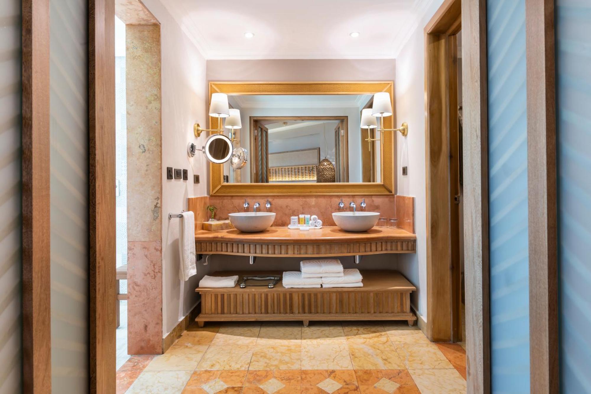 Suite with Hot Tub